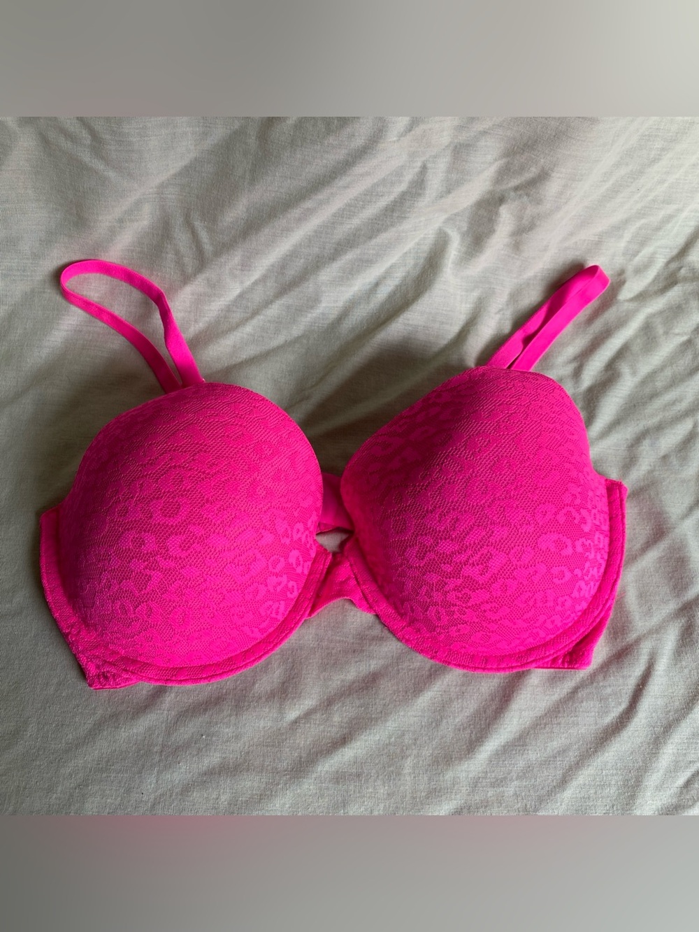 PINK Victoria's Secret Wear Everywhere Lace T-Shirt Bra Hot Pink 34DD Adjustable